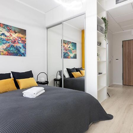 Yellow Sunset Studio Apartment Warsaw Exterior photo