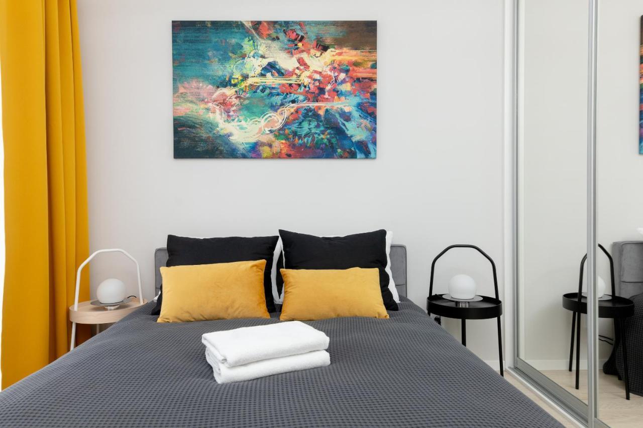 Yellow Sunset Studio Apartment Warsaw Exterior photo
